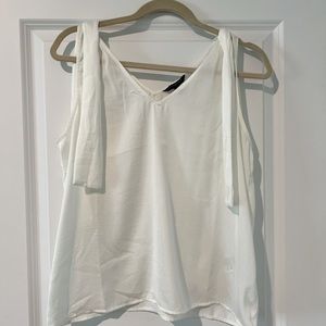 Banana Republic Off White NWOT Tank Flowy